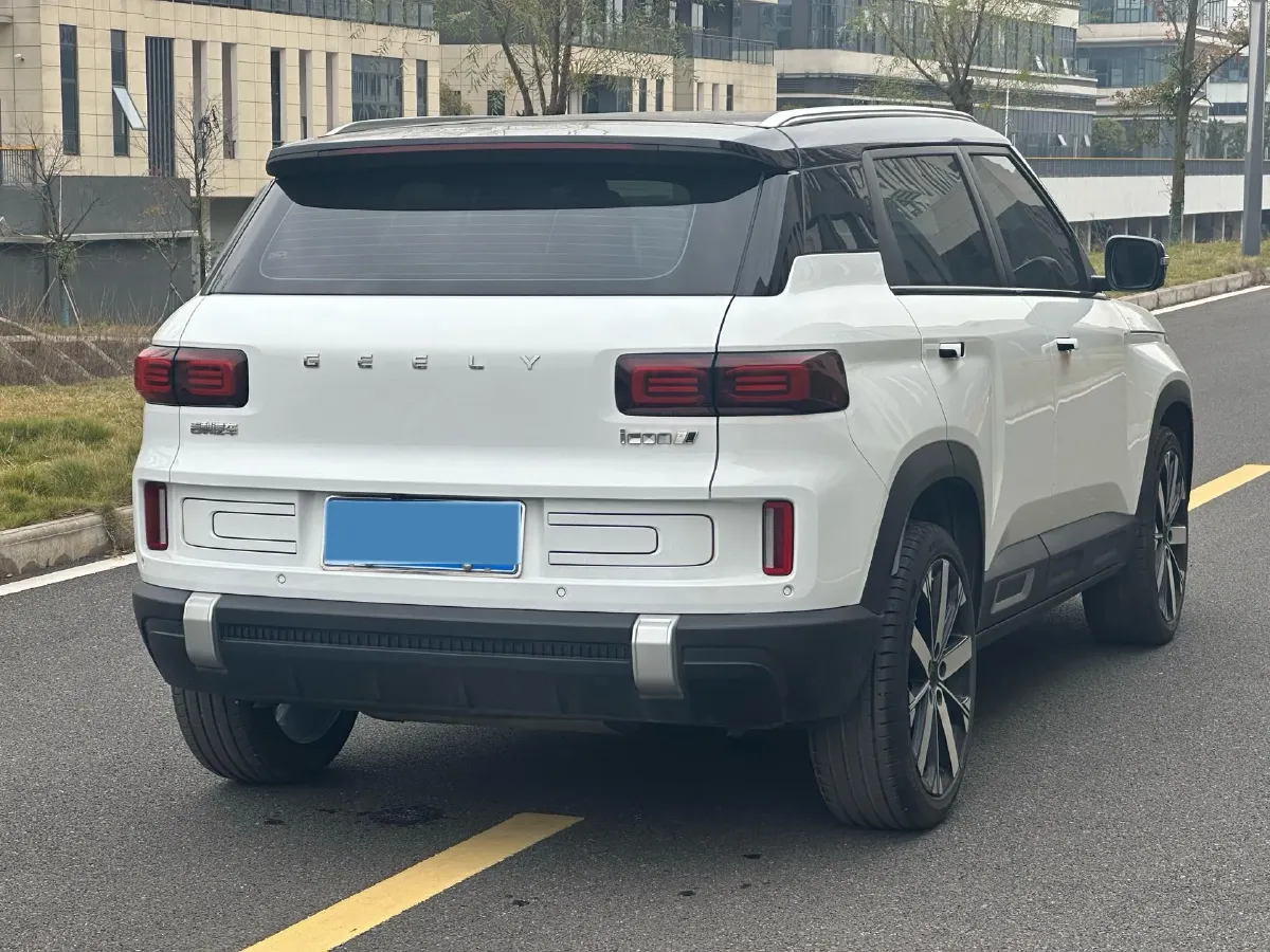 2023 Geely ICON 1.5T 181HP L4 7DCT,autocango,china used car exporter,china ev exporter,chinese used car exporter,chinese used ev exporter