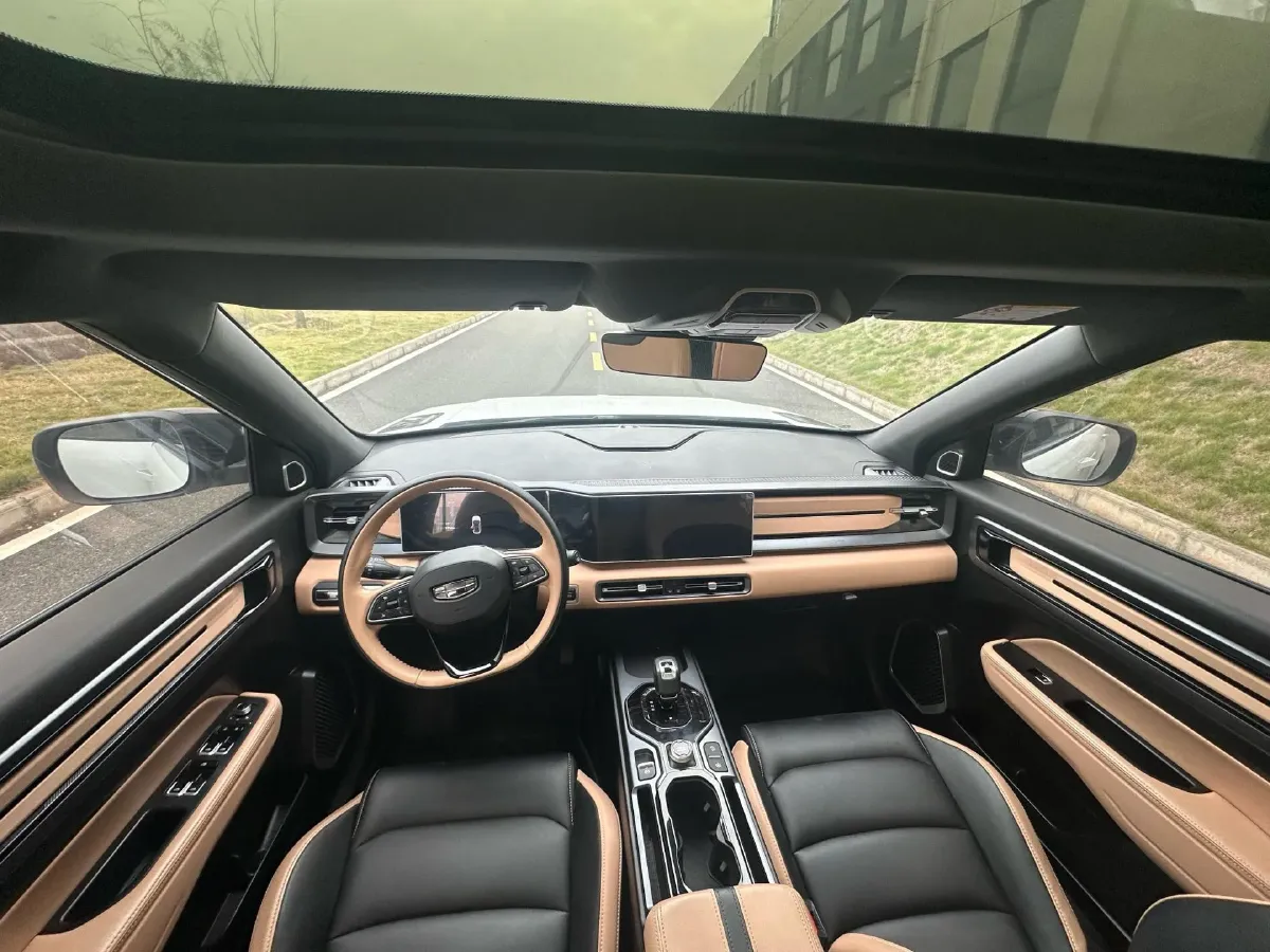 2023 Geely ICON 1.5T 181HP L4 7DCT,autocango,china used car exporter,china ev exporter,chinese used car exporter,chinese used ev exporter