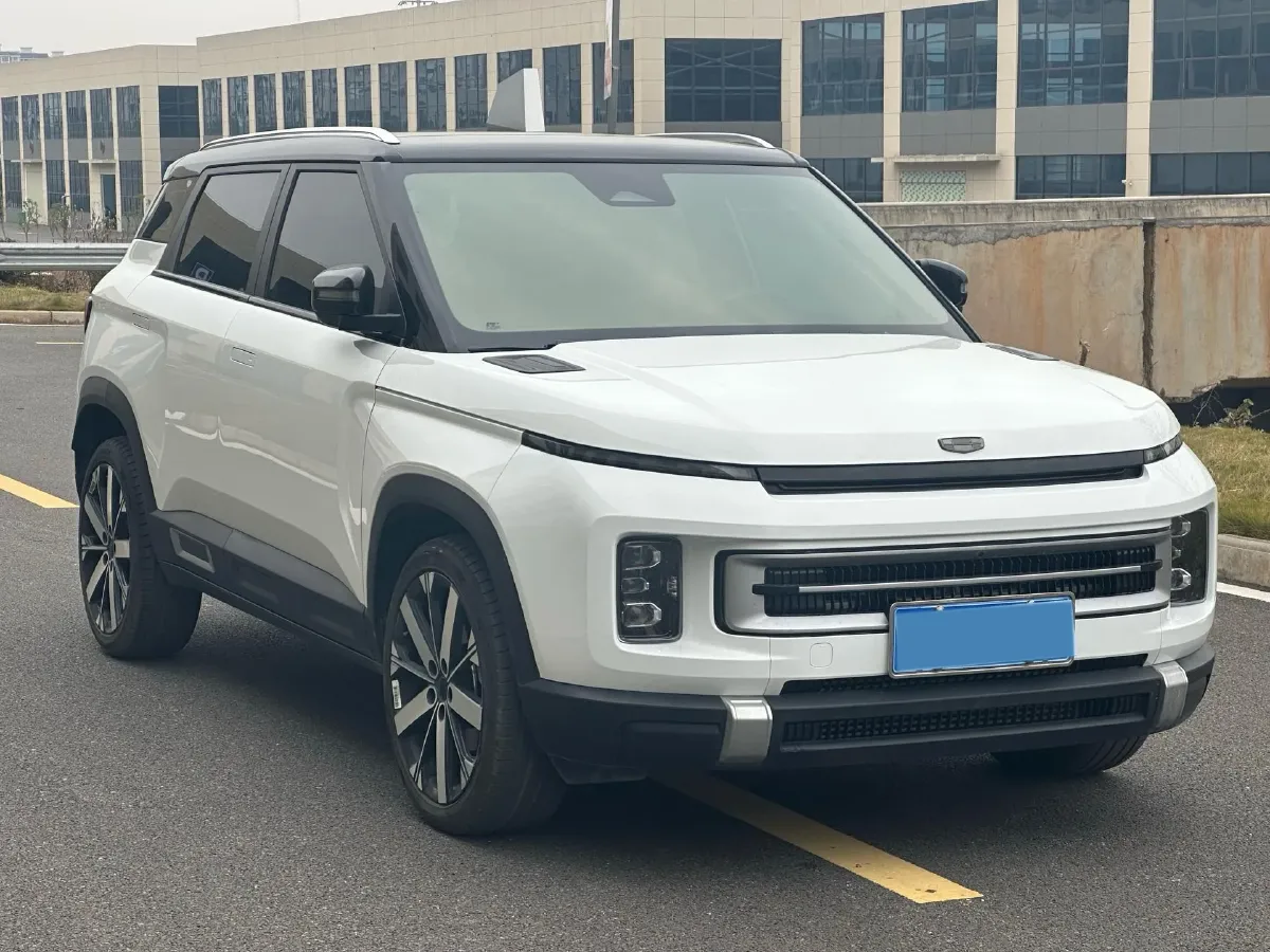 2023 Geely ICON 1.5T 181HP L4 7DCT,autocango,china used car exporter,china ev exporter,chinese used car exporter,chinese used ev exporter