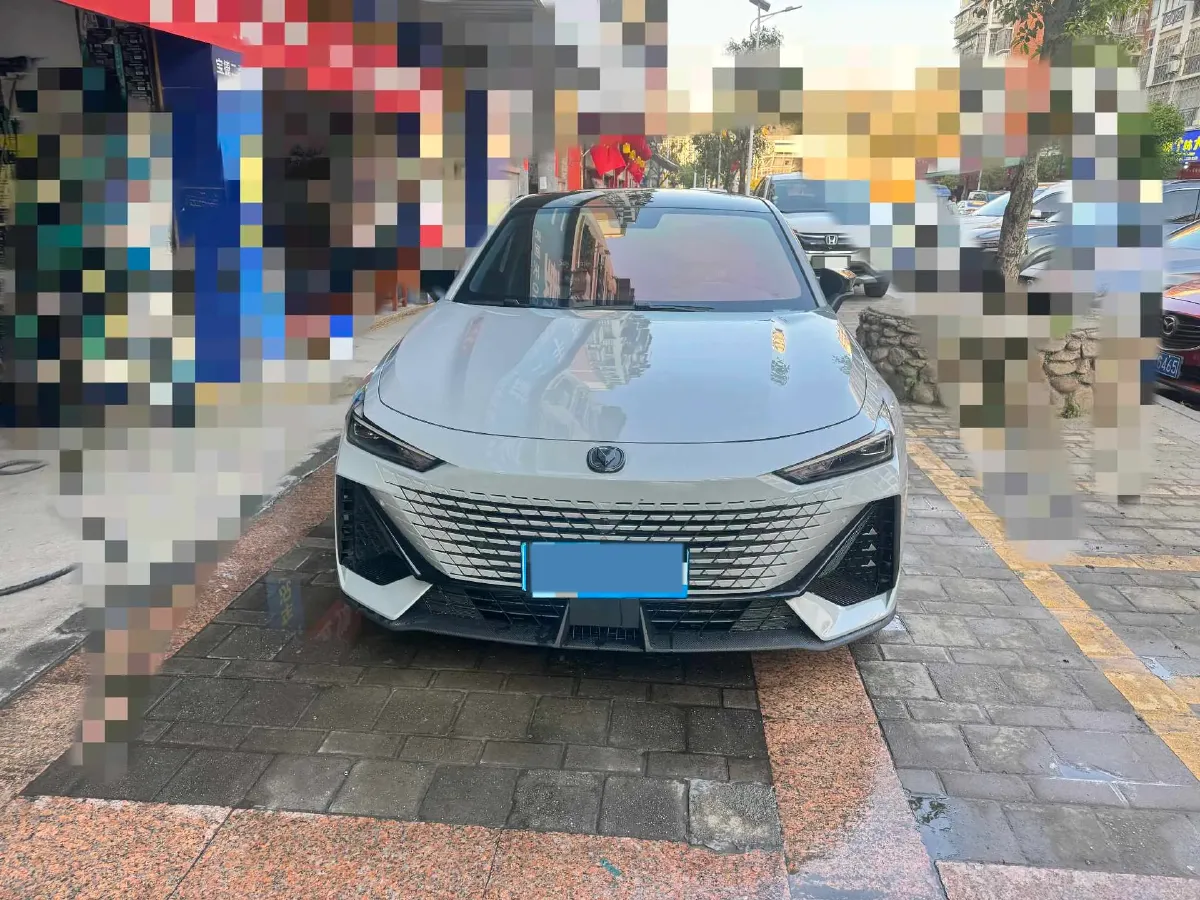 2022 ChangAn UNI-V 1.5T 188HP L4 7DCT,autocango,china used car exporter,china ev exporter,chinese used car exporter,chinese used ev exporter