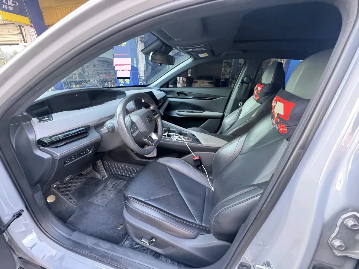 2022 ChangAn UNI-V 1.5T 188HP L4 7DCT,autocango,china used car exporter,china ev exporter,chinese used car exporter,chinese used ev exporter