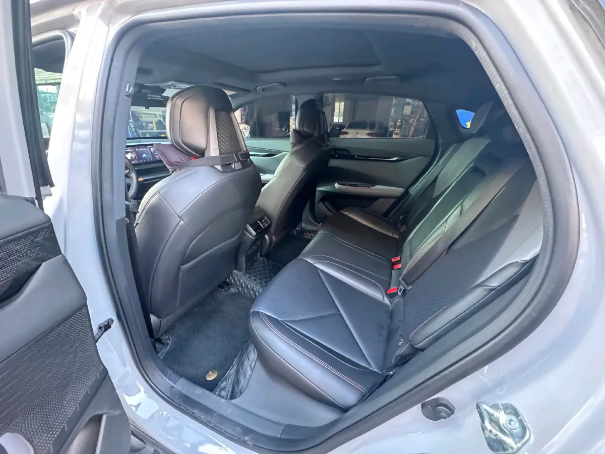 2022 ChangAn UNI-V 1.5T 188HP L4 7DCT,autocango,china used car exporter,china ev exporter,chinese used car exporter,chinese used ev exporter