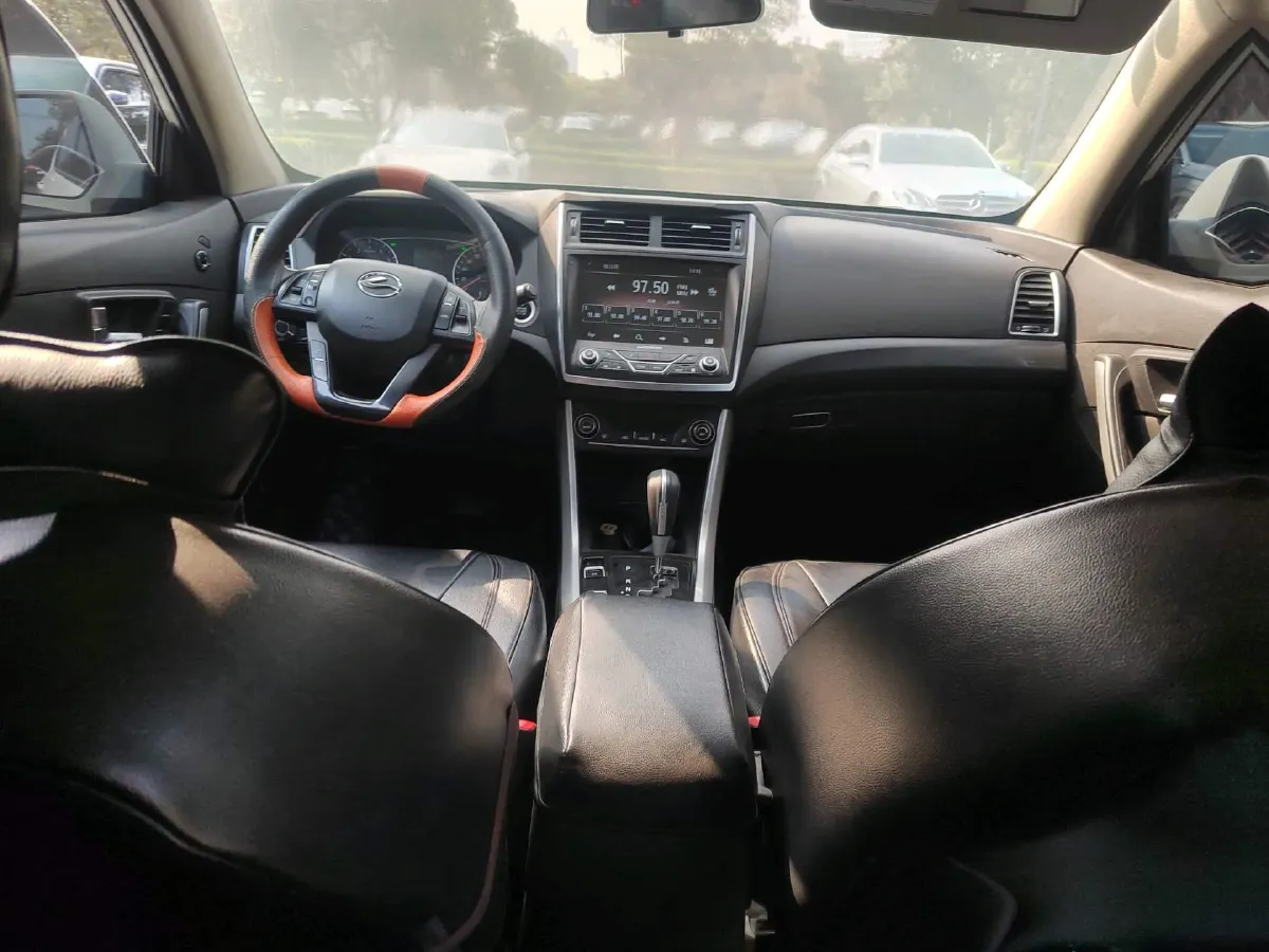 2016 Landwind X5 1.5T 150HP L4 CVT,autocango,china used car exporter,china ev exporter,chinese used car exporter,chinese used ev exporter