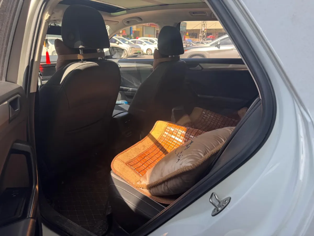 2020 Volkswagen T-Roc 1.4T 131HP L4 7DCT,autocango,china used car exporter,china ev exporter,chinese used car exporter,chinese used ev exporter