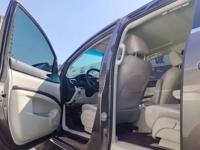 2023 Buick GL8 2.0T 237HP L4 9AT,autocango,china used car exporter,china ev exporter,chinese used car exporter,chinese used ev exporter