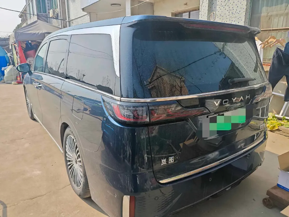 2025 Voyah Dream 1.5T 150HP L4 PHEV 41.7KWH,autocango,china used car exporter,china ev exporter,chinese used car exporter,chinese used ev exporter