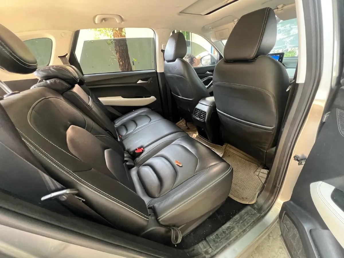 2019 BaoJun 530 1.5T 151HP L4 CVT,autocango,china used car exporter,china ev exporter,chinese used car exporter,chinese used ev exporter