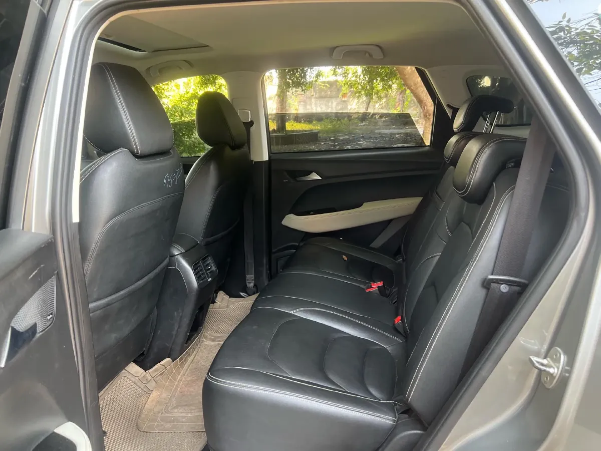 2019 BaoJun 530 1.5T 151HP L4 CVT,autocango,china used car exporter,china ev exporter,chinese used car exporter,chinese used ev exporter