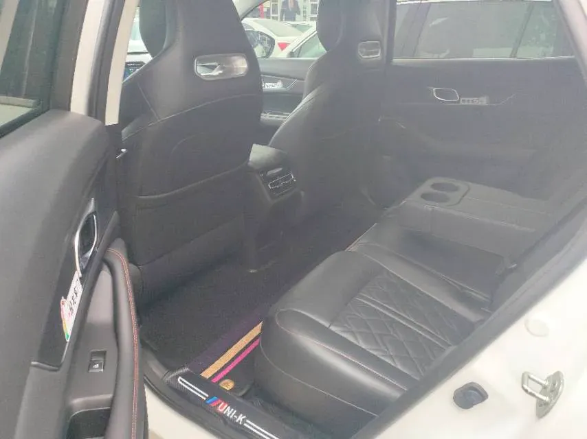 2021 ChangAn UNI-K 2.0T 233HP L4 8AT,autocango,china used car exporter,china ev exporter,chinese used car exporter,chinese used ev exporter