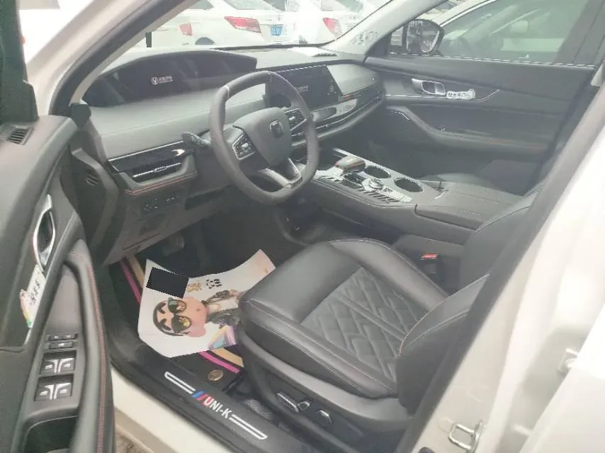 2021 ChangAn UNI-K 2.0T 233HP L4 8AT,autocango,china used car exporter,china ev exporter,chinese used car exporter,chinese used ev exporter