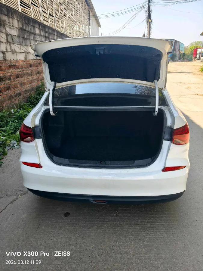 2022 Chevrolet Monza 1.5L 113HP L4 6AT,autocango,china used car exporter,china ev exporter,chinese used car exporter,chinese used ev exporter