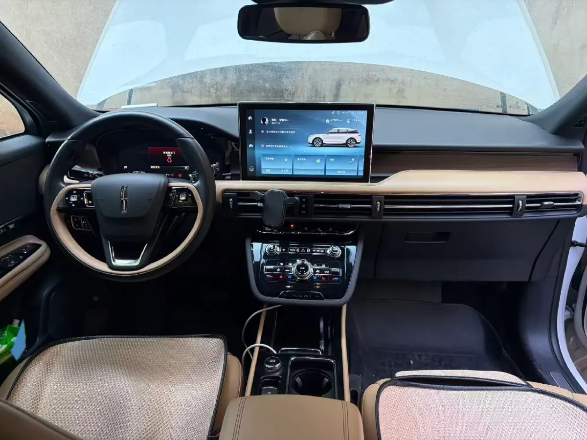 2022 Lincoln Corsair 2.0T 245HP L4 8AT,autocango,china used car exporter,china ev exporter,chinese used car exporter,chinese used ev exporter