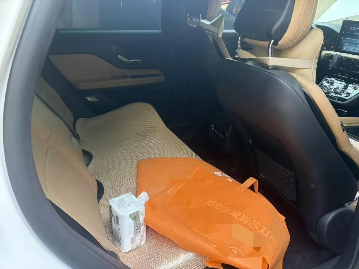 2022 Lincoln Corsair 2.0T 245HP L4 8AT,autocango,china used car exporter,china ev exporter,chinese used car exporter,chinese used ev exporter