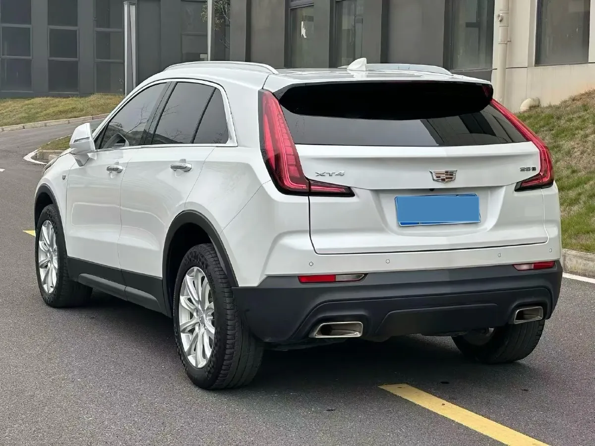 2021 Cadillac XT4 2.0T 237HP L4 9AT,autocango,china used car exporter,china ev exporter,chinese used car exporter,chinese used ev exporter