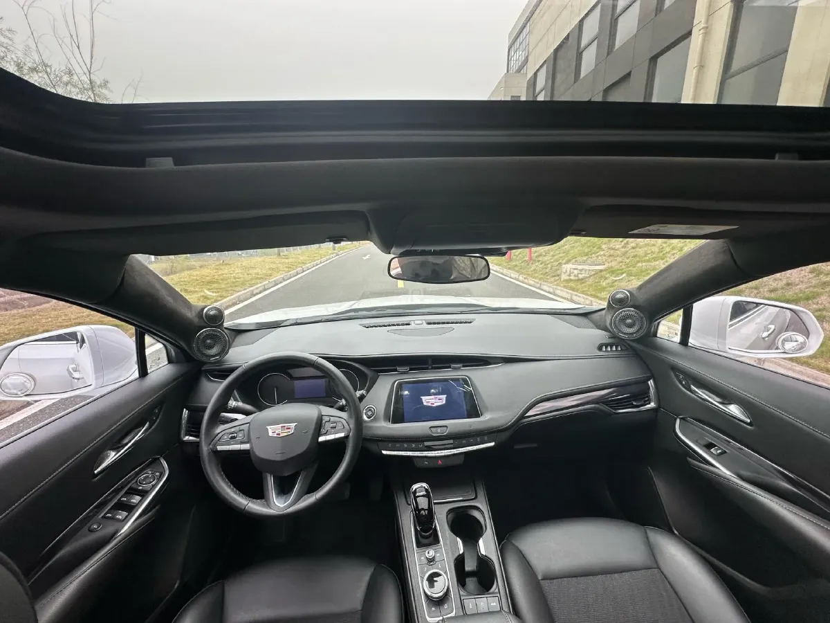 2021 Cadillac XT4 2.0T 237HP L4 9AT,autocango,china used car exporter,china ev exporter,chinese used car exporter,chinese used ev exporter