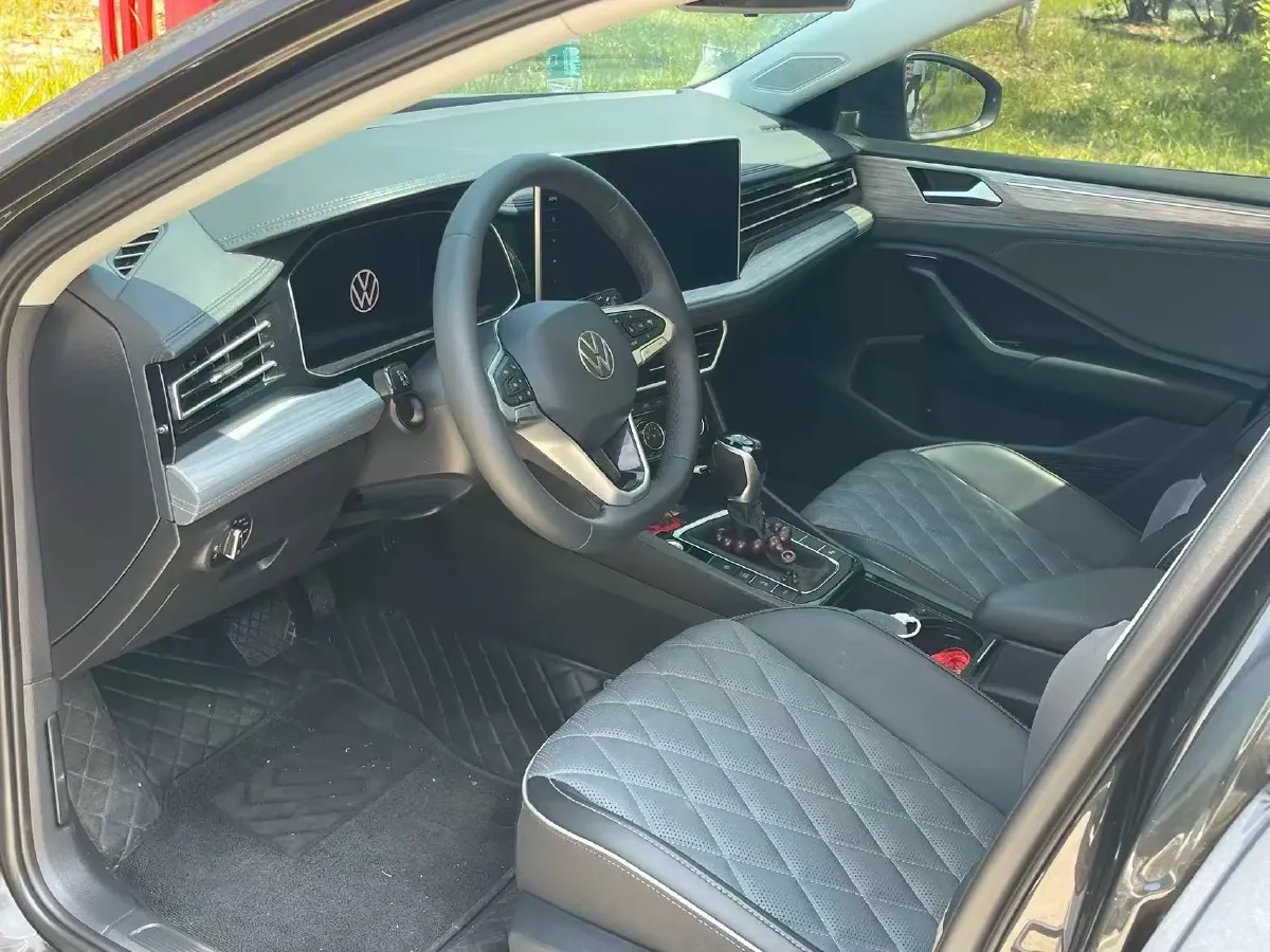 2025 Volkswagen Sagitar 1.5T 160HP L4 7DCT,autocango,china used car exporter,china ev exporter,chinese used car exporter,chinese used ev exporter