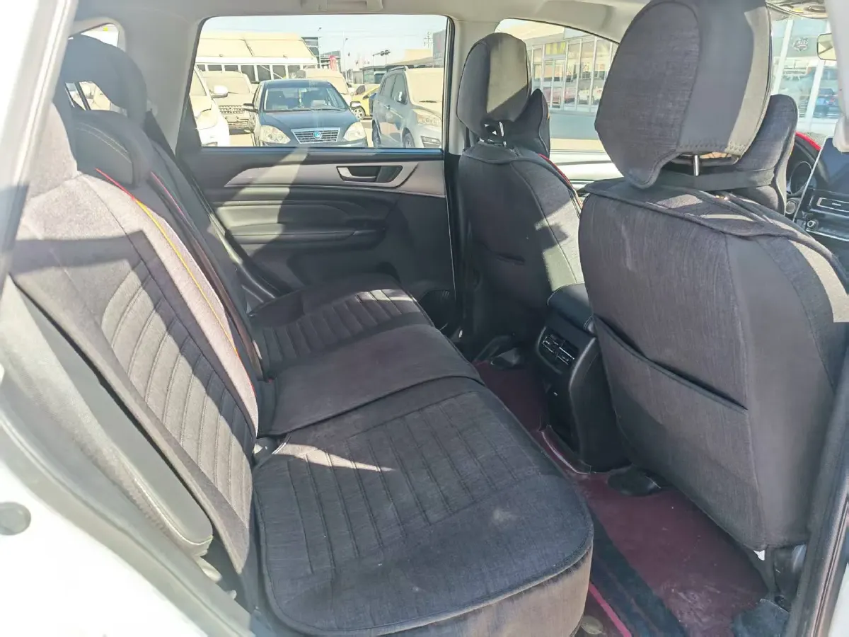 2023 Haval M6 1.5T 150HP L4 7DCT,autocango,china used car exporter,china ev exporter,chinese used car exporter,chinese used ev exporter