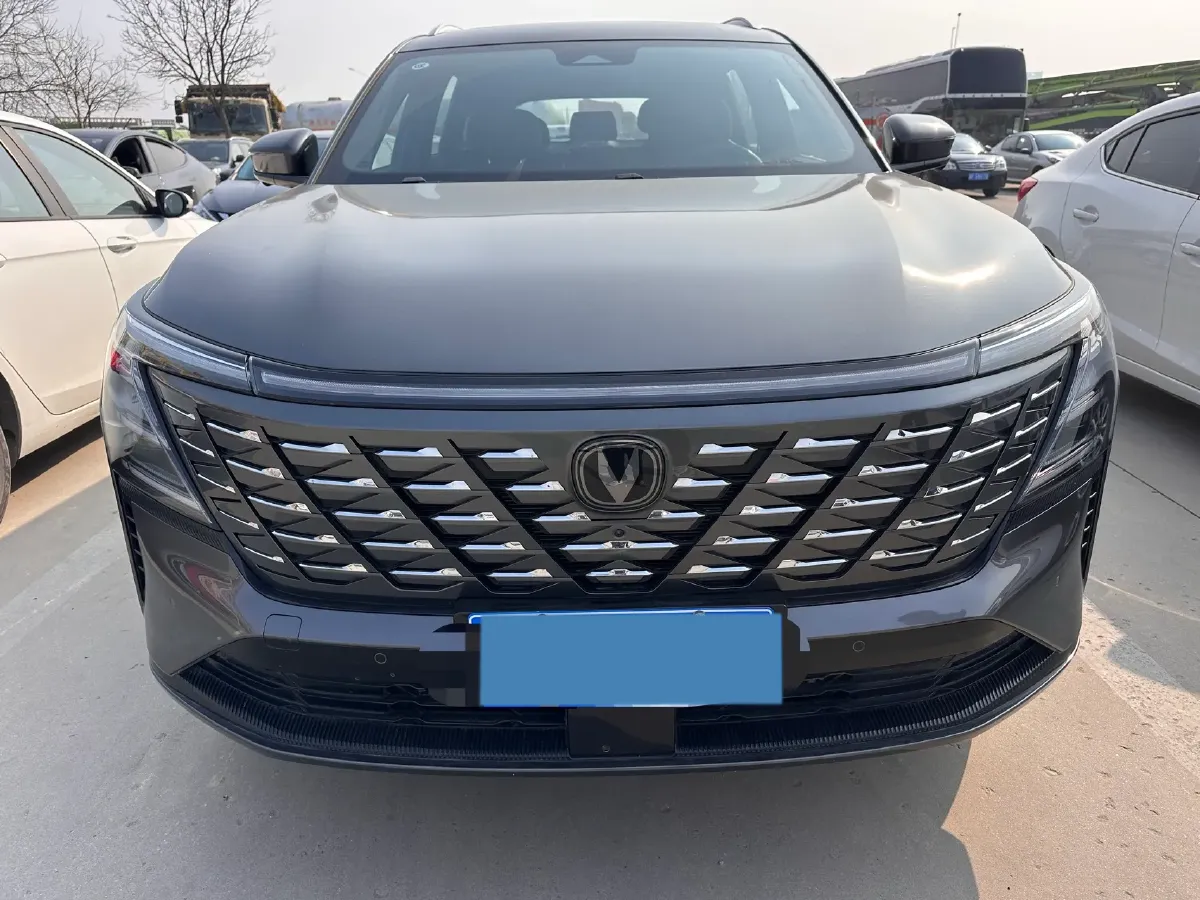 2025 ChangAn CS75 Plus 2.0T 233HP L4 8AT,autocango,china used car exporter,china ev exporter,chinese used car exporter,chinese used ev exporter