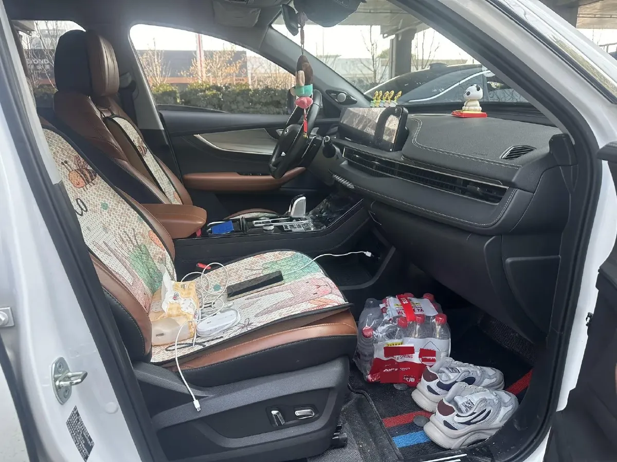 2022 ChangAn CS75 Plus 2.0T 233HP L4 8AT,autocango,china used car exporter,china ev exporter,chinese used car exporter,chinese used ev exporter