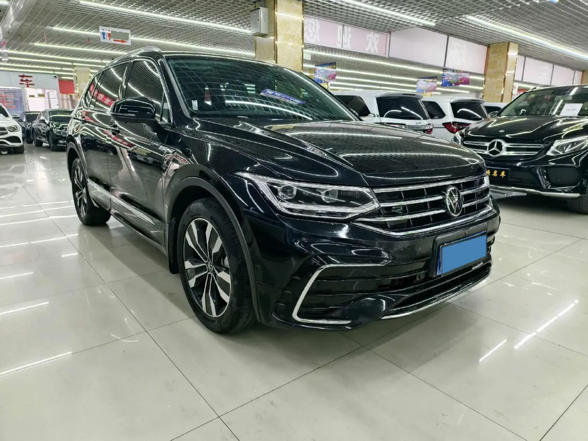 2024 Volkswagen Tiguan L 2.0T 186HP L4 7DCT,autocango,china used car exporter,china ev exporter,chinese used car exporter,chinese used ev exporter