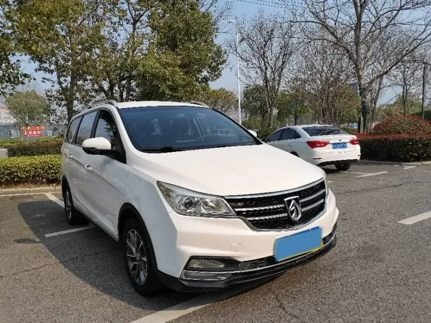 2019 BaoJun 730 1.5L 112HP L4 6MT,autocango,china used car exporter,china ev exporter,chinese used car exporter,chinese used ev exporter