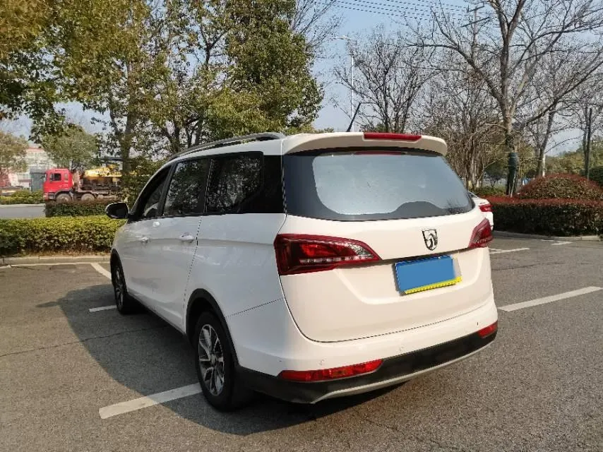 2019 BaoJun 730 1.5L 112HP L4 6MT,autocango,china used car exporter,china ev exporter,chinese used car exporter,chinese used ev exporter