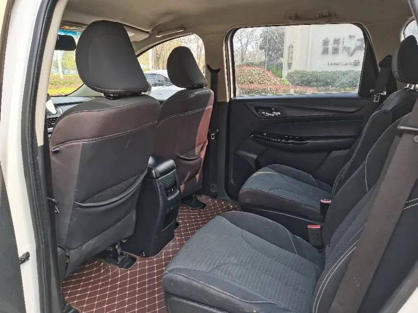 2019 BaoJun 730 1.5L 112HP L4 6MT,autocango,china used car exporter,china ev exporter,chinese used car exporter,chinese used ev exporter