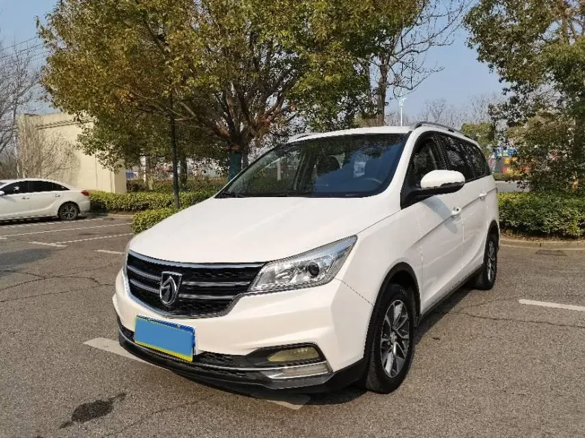 2019 BaoJun 730 1.5L 112HP L4 6MT,autocango,china used car exporter,china ev exporter,chinese used car exporter,chinese used ev exporter