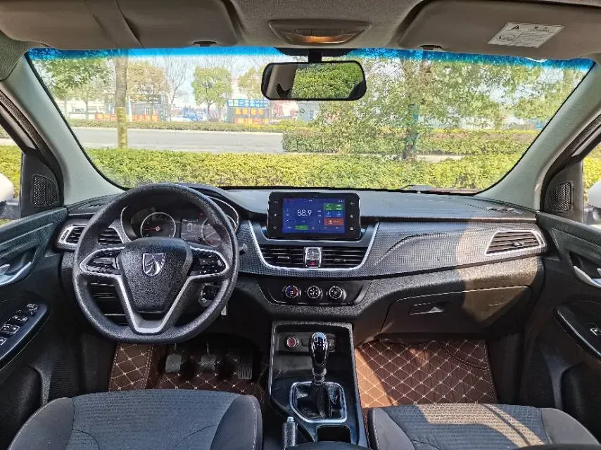 2019 BaoJun 730 1.5L 112HP L4 6MT,autocango,china used car exporter,china ev exporter,chinese used car exporter,chinese used ev exporter