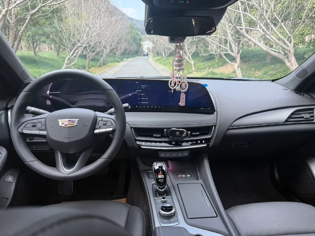 2024 Cadillac CT5 2.0T 237HP L4 10AT,autocango,china used car exporter,china ev exporter,chinese used car exporter,chinese used ev exporter