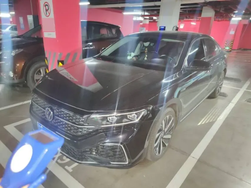 2022 Xpeng P7 BEV 60.2KWH,autocango,china used car exporter,china ev exporter,chinese used car exporter,chinese used ev exporter