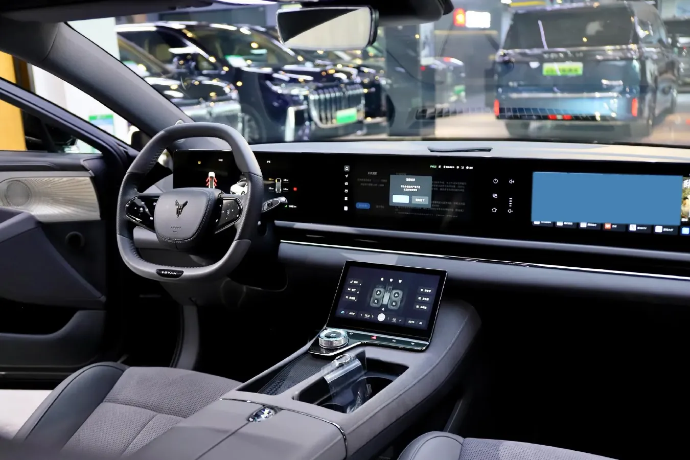 2024 Voyah ZhuiGuang 1.5T 136HP L4 PHEV 43KWH,autocango,china used car exporter,china ev exporter,chinese used car exporter,chinese used ev exporter