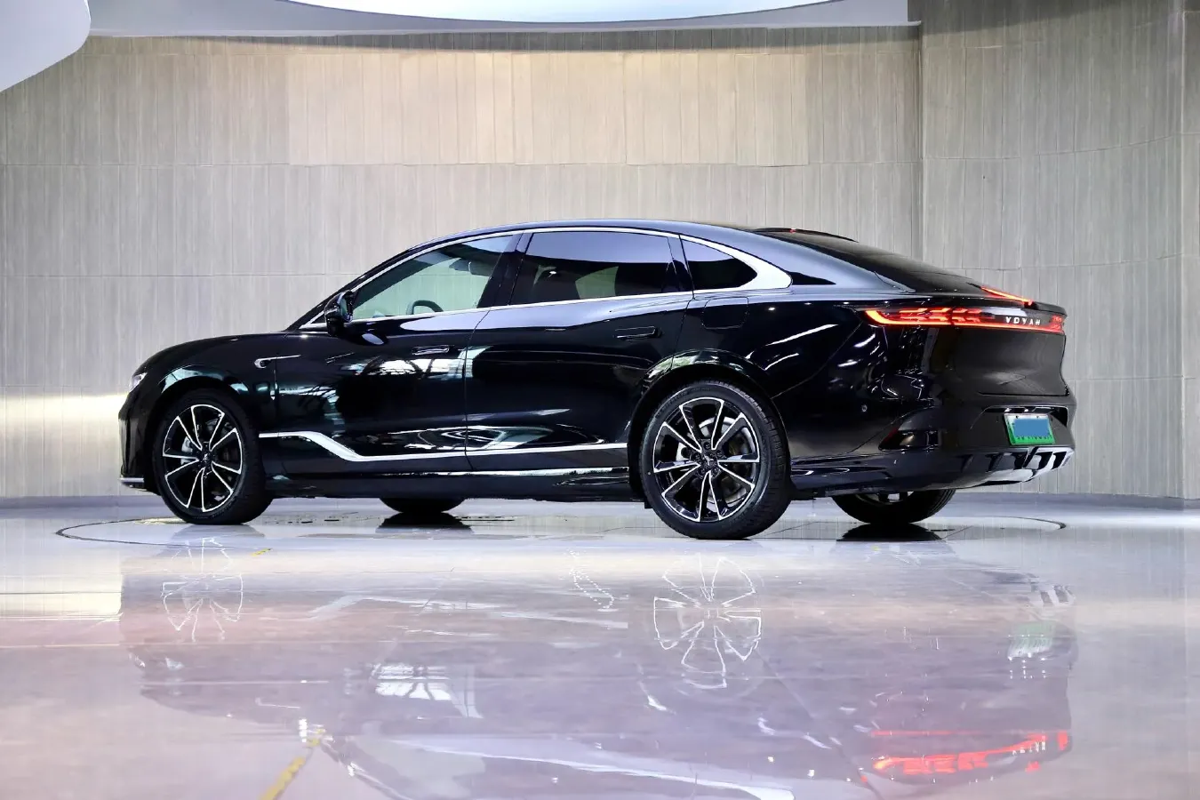 2024 Voyah ZhuiGuang 1.5T 136HP L4 PHEV 43KWH,autocango,china used car exporter,china ev exporter,chinese used car exporter,chinese used ev exporter