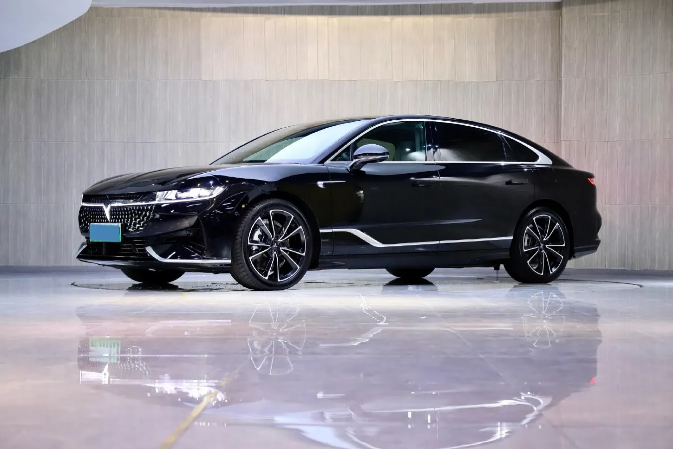 2024 Voyah ZhuiGuang 1.5T 136HP L4 PHEV 43KWH,autocango,china used car exporter,china ev exporter,chinese used car exporter,chinese used ev exporter