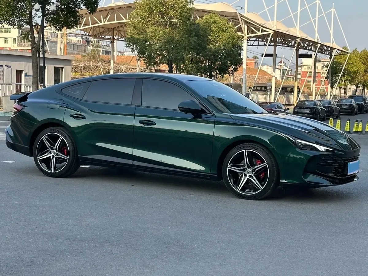 2025 MG 7 2.0T 261HP L4 9AT,autocango,china used car exporter,china ev exporter,chinese used car exporter,chinese used ev exporter