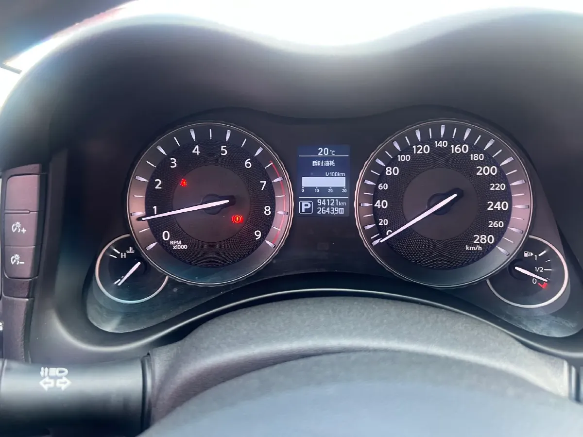 2019 Alfa Romeo Giulia 2.0T 280HP L4 8AT,autocango,china used car exporter,china ev exporter,chinese used car exporter,chinese used ev exporter