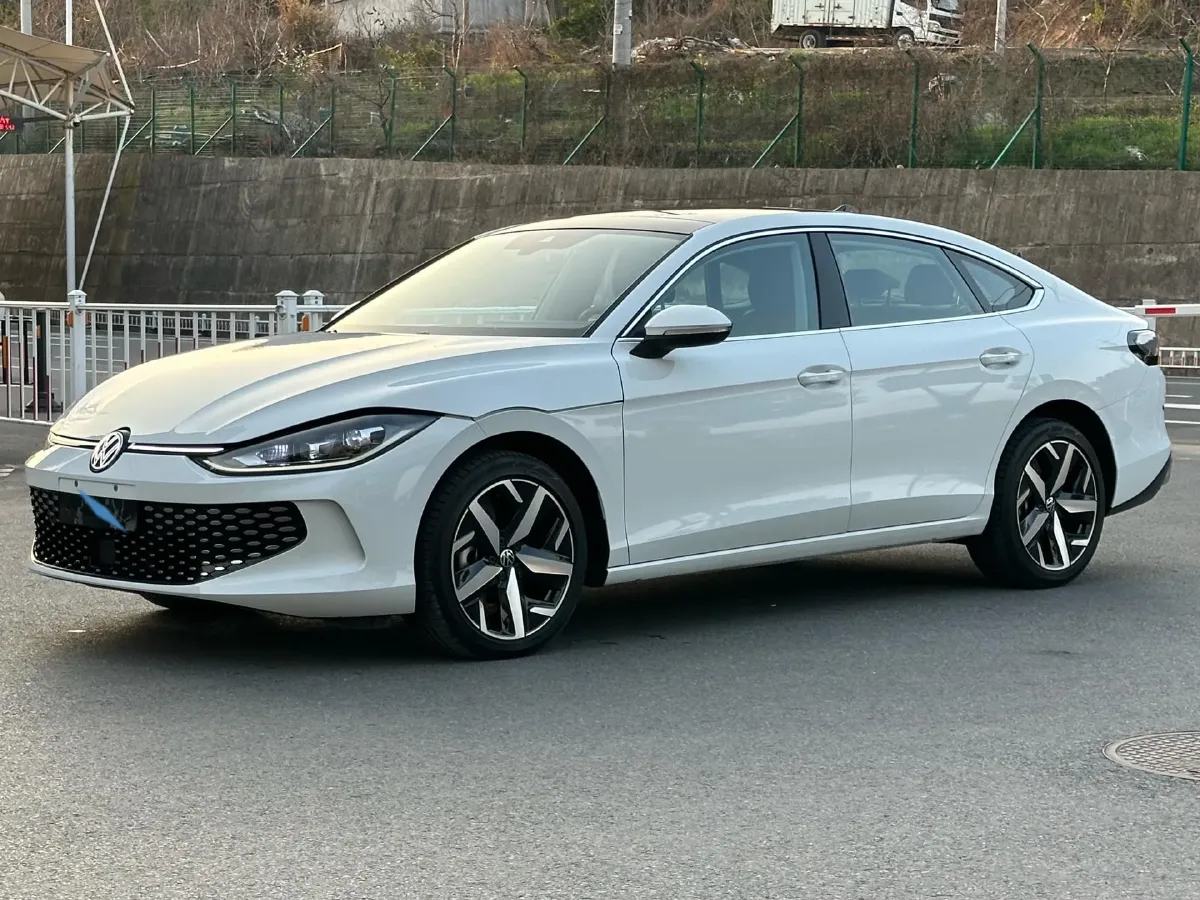 2025 Volkswagen Lamando 1.4T 150HP L4 7DCT,autocango,china used car exporter,china ev exporter,chinese used car exporter,chinese used ev exporter