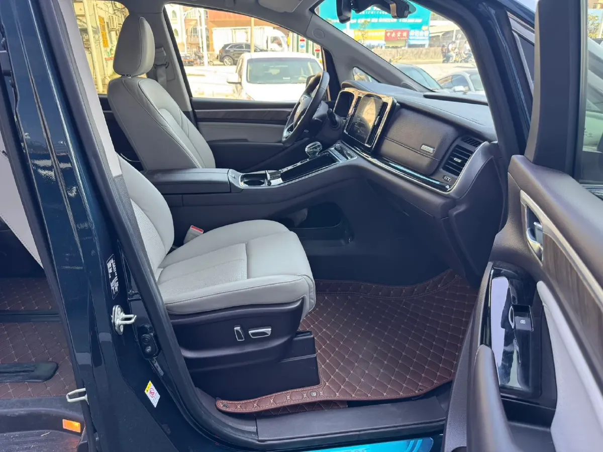 2021 GAC Trumpchi M8 2.0T 252HP L4 8AT,autocango,china used car exporter,china ev exporter,chinese used car exporter,chinese used ev exporter