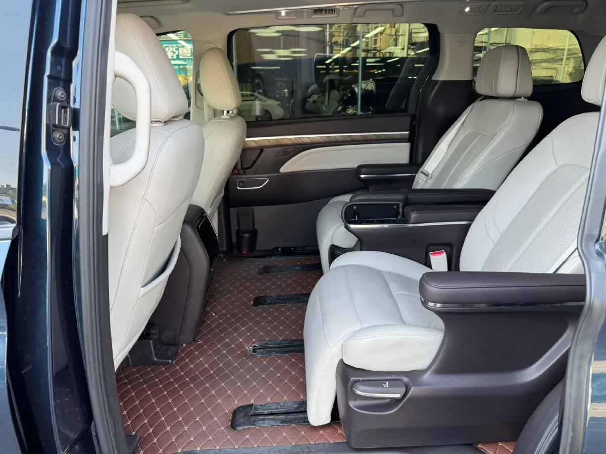 2021 GAC Trumpchi M8 2.0T 252HP L4 8AT,autocango,china used car exporter,china ev exporter,chinese used car exporter,chinese used ev exporter