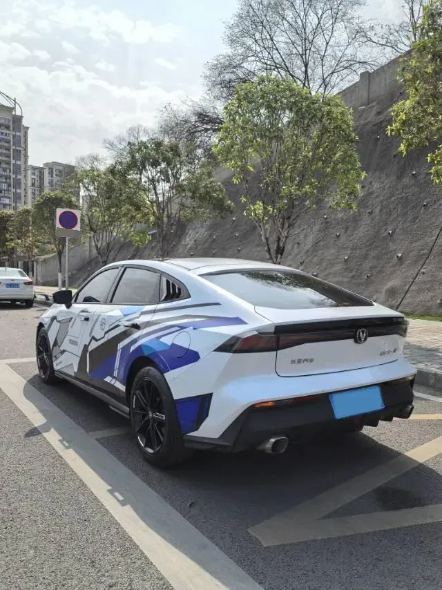 2022 ChangAn UNI-V 1.5T 188HP L4 7DCT,autocango,china used car exporter,china ev exporter,chinese used car exporter,chinese used ev exporter