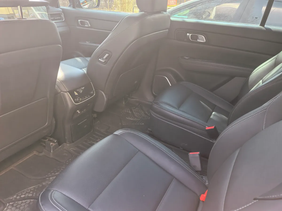 2021 Li ONE Range Extended 131HP REEV 40.5KWH,autocango,china used car exporter,china ev exporter,chinese used car exporter,chinese used ev exporter