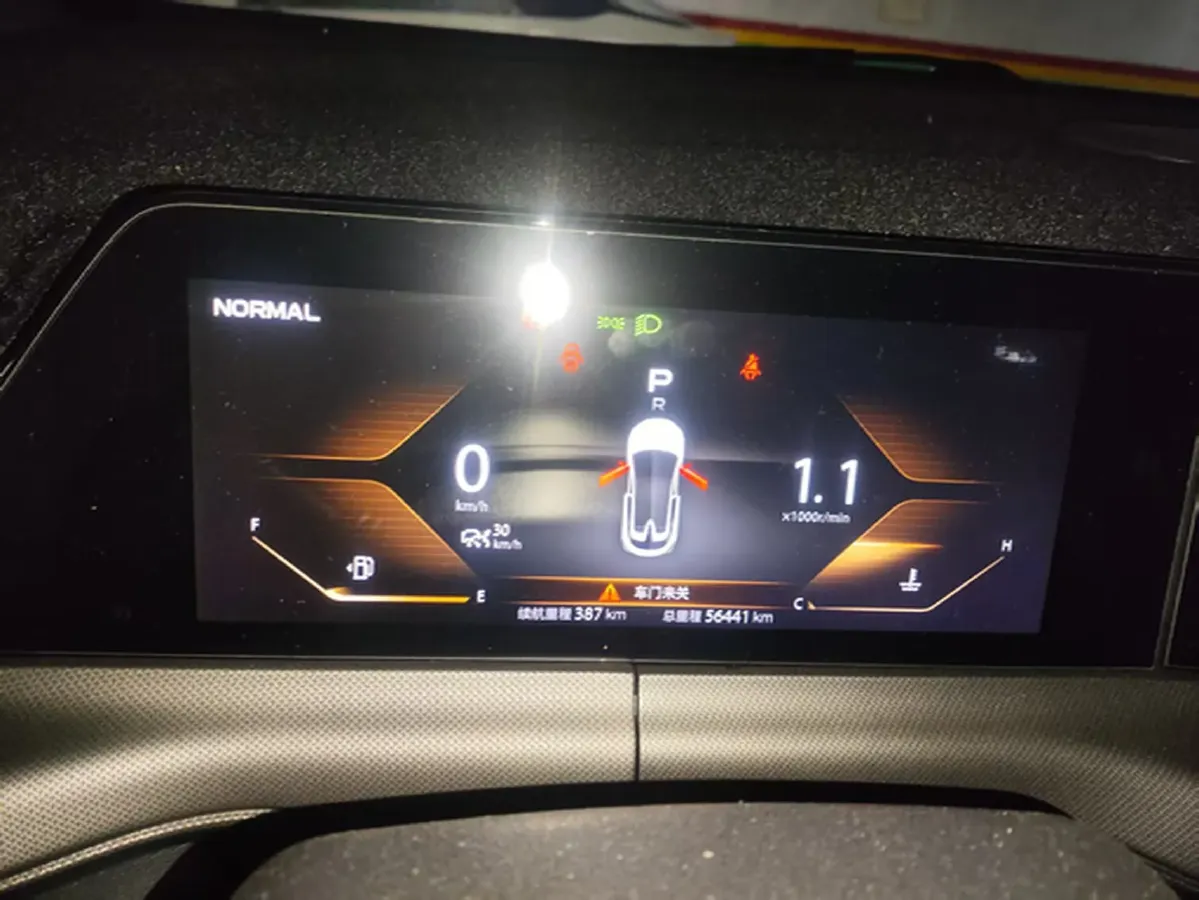 2020 ChangAn UNI-T 1.5T 180HP L4 7DCT,autocango,china used car exporter,china ev exporter,chinese used car exporter,chinese used ev exporter