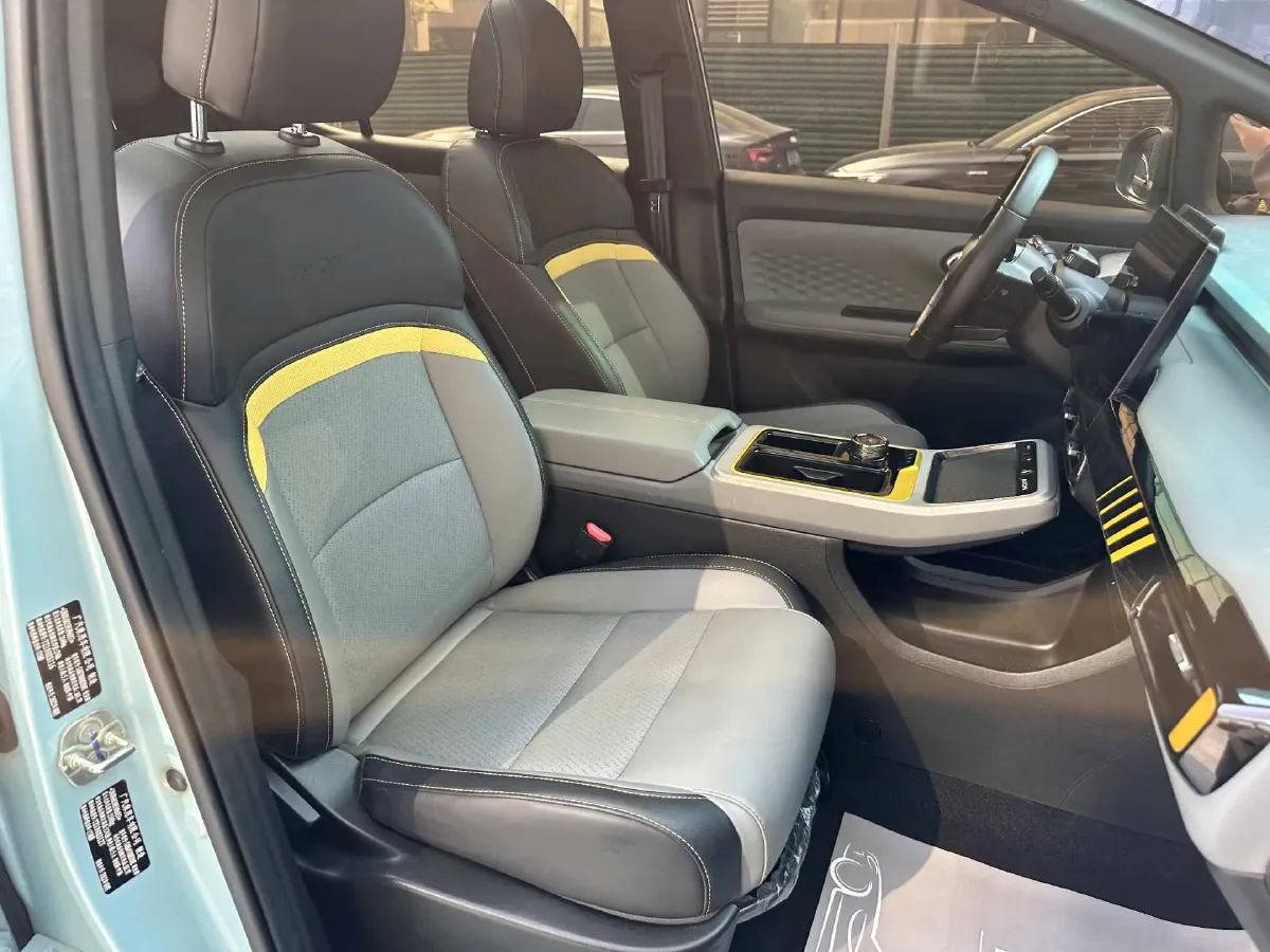 2022 Geely Okavango 1.8T 184HP L4 7DCT,autocango,china used car exporter,china ev exporter,chinese used car exporter,chinese used ev exporter