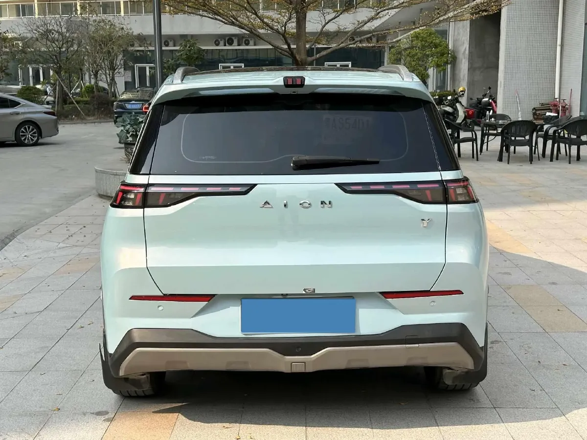 2022 Geely Okavango 1.8T 184HP L4 7DCT,autocango,china used car exporter,china ev exporter,chinese used car exporter,chinese used ev exporter