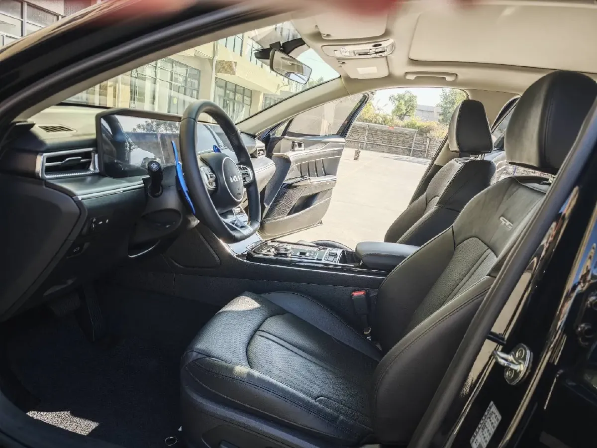 2021 Kia K5 2.0T 240HP L4 8AT,autocango,china used car exporter,china ev exporter,chinese used car exporter,chinese used ev exporter