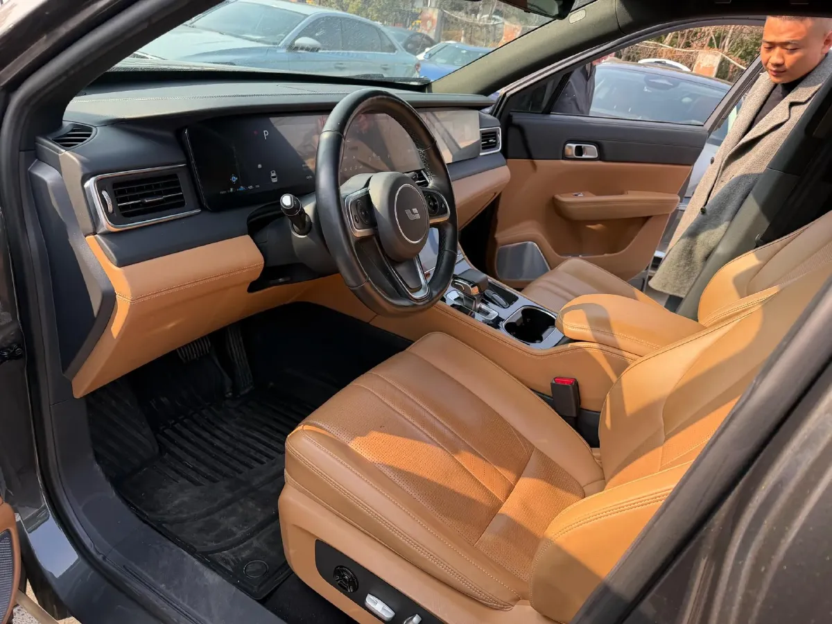 2020 Li ONE Range Extended 131HP REEV 40.5KWH,autocango,china used car exporter,china ev exporter,chinese used car exporter,chinese used ev exporter