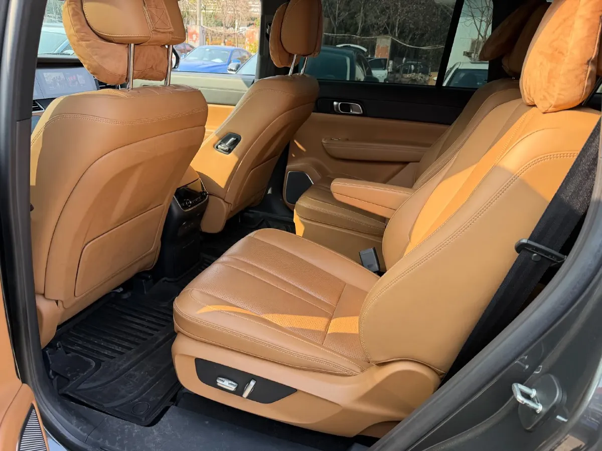 2020 Li ONE Range Extended 131HP REEV 40.5KWH,autocango,china used car exporter,china ev exporter,chinese used car exporter,chinese used ev exporter