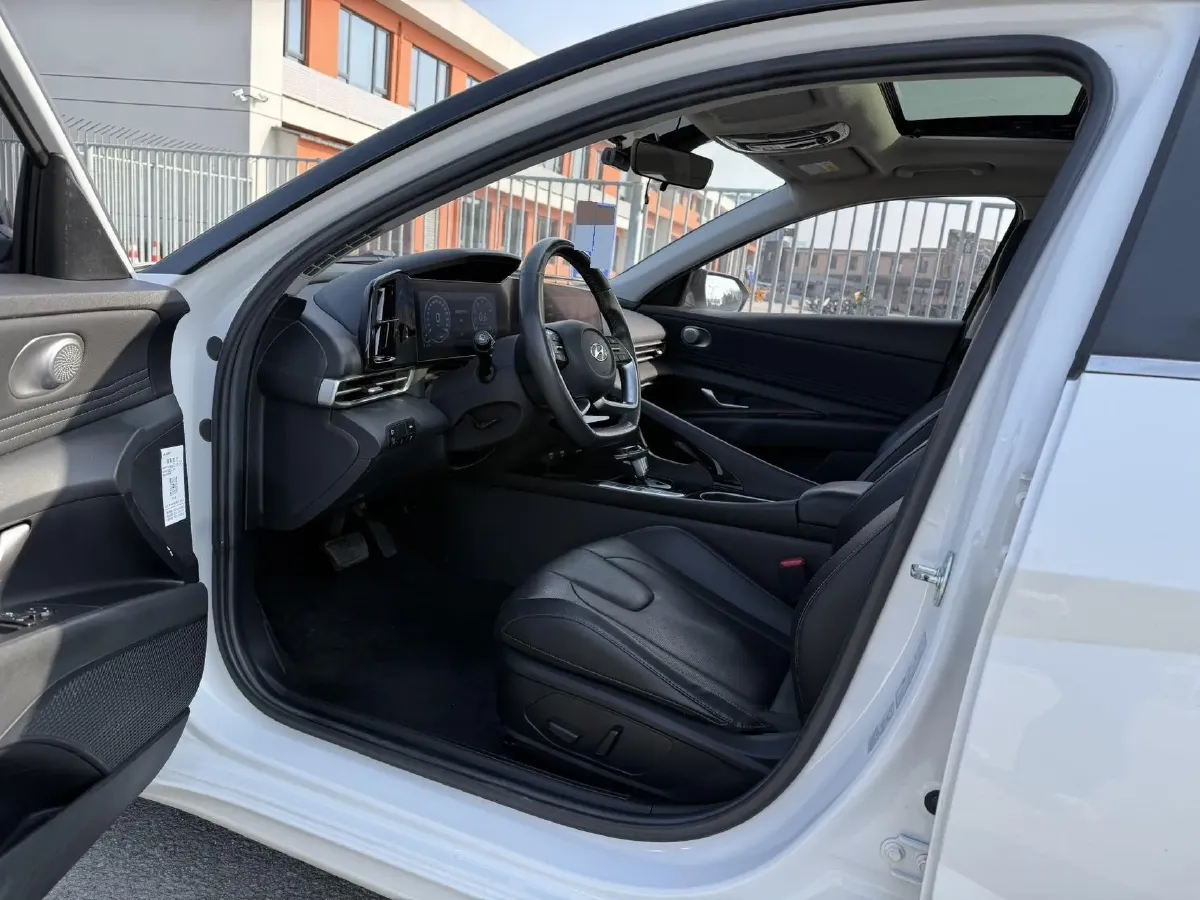 2021 Hyundai Elantra 1.5L 115HP L4 CVT,autocango,china used car exporter,china ev exporter,chinese used car exporter,chinese used ev exporter