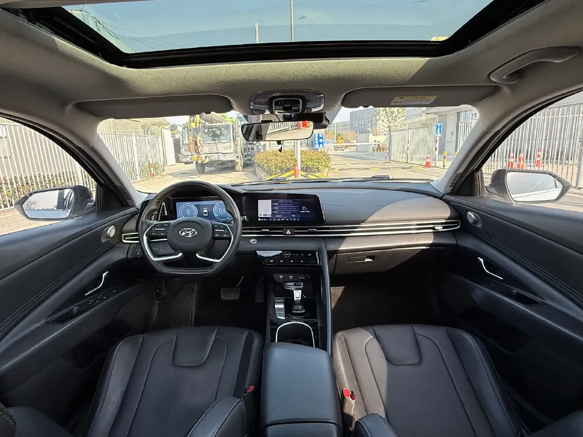 2021 Hyundai Elantra 1.5L 115HP L4 CVT,autocango,china used car exporter,china ev exporter,chinese used car exporter,chinese used ev exporter