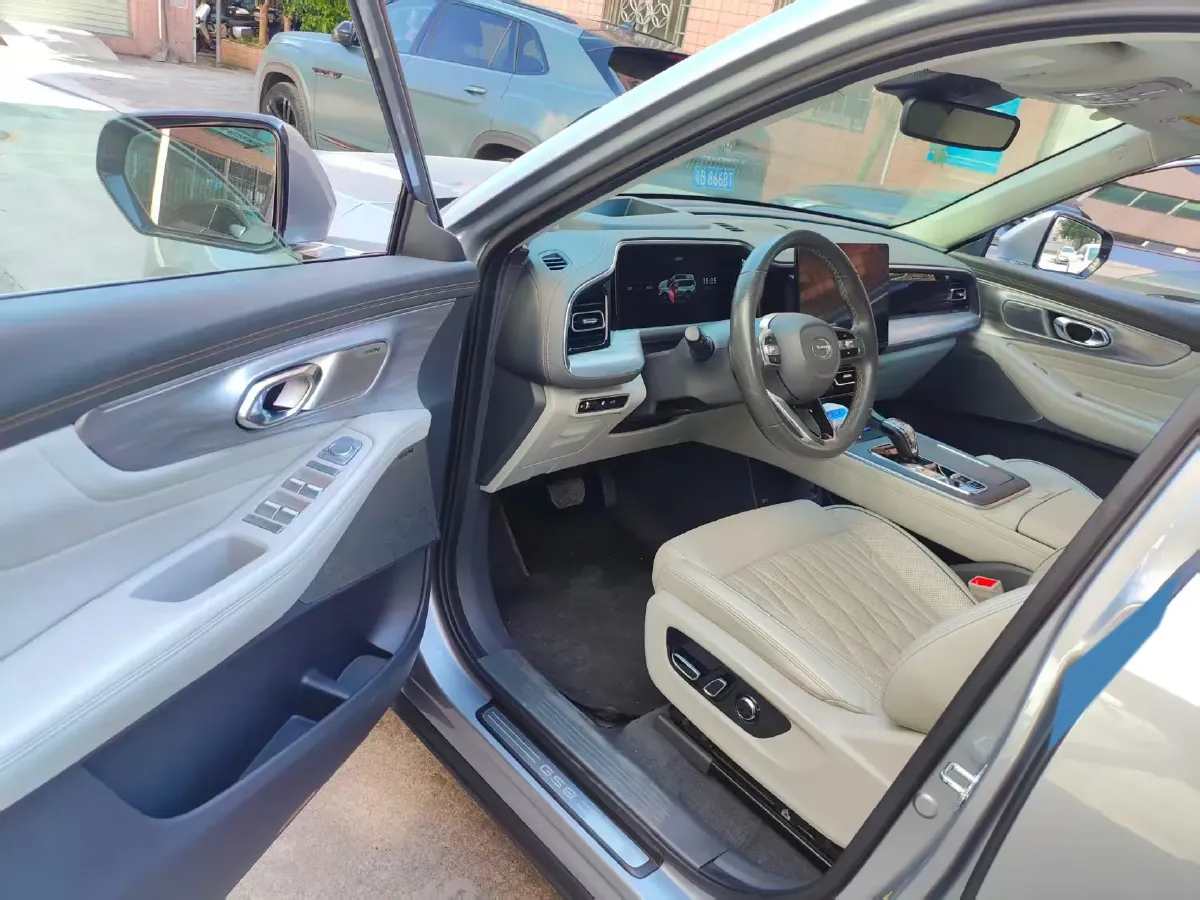 2022 GAC Trumpchi GS8 2.0T 252HP L4 8AT,autocango,china used car exporter,china ev exporter,chinese used car exporter,chinese used ev exporter